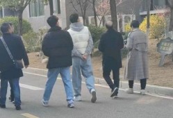 外国网红吃瓜事件,揭秘网络舆论的狂欢与争议